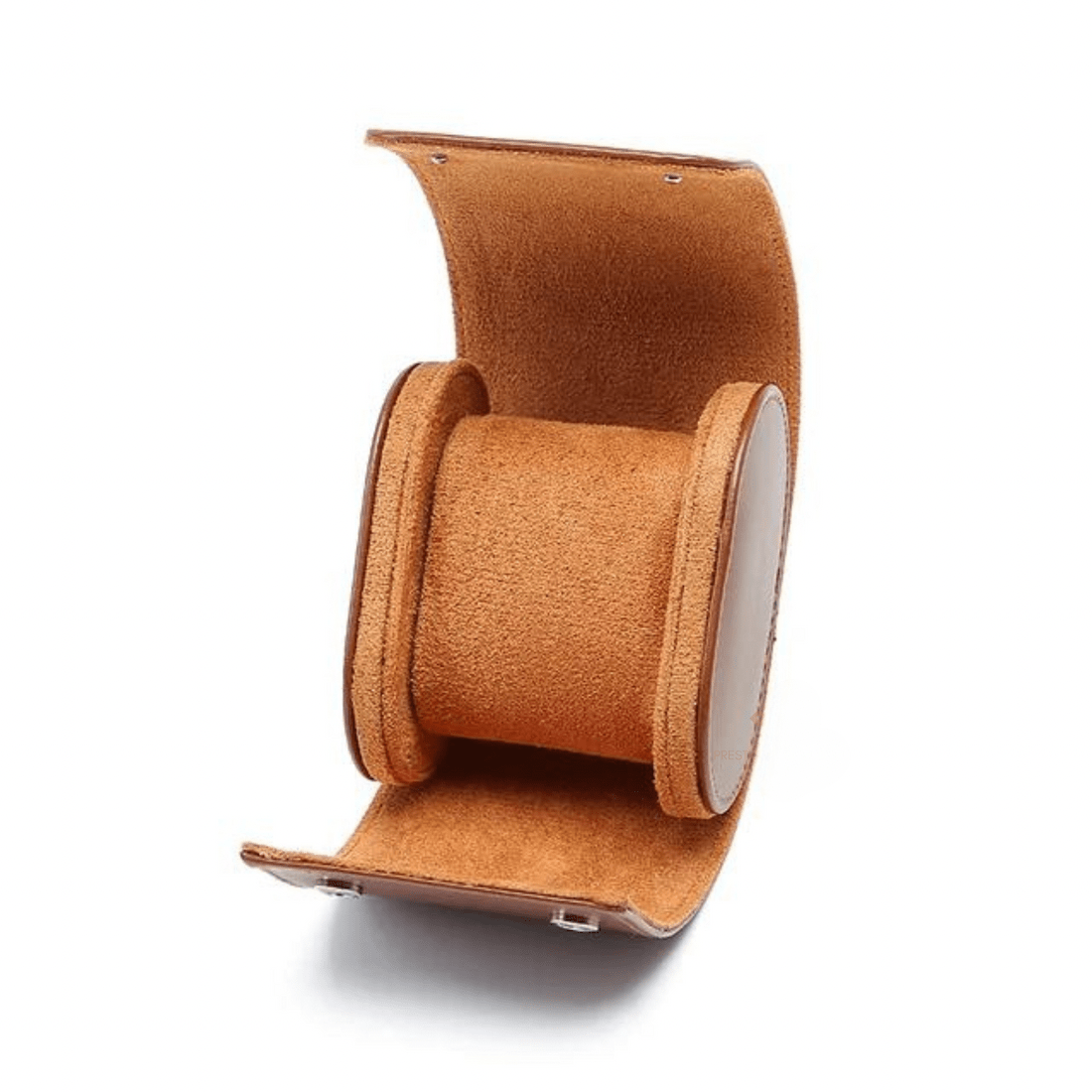 Étui de voyage marron ModTime pour une montre, doublure beige et un coussin amovible, vue ouverte en biais sur fond blanc