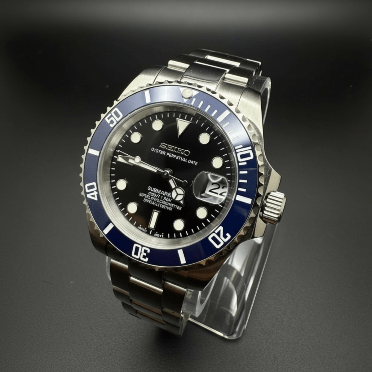 Montre automatique ModTime de style Submariner — configuration argentée, bleue et noire (NH35), lunette bleue, protège-couronne, vue en biais côté droit