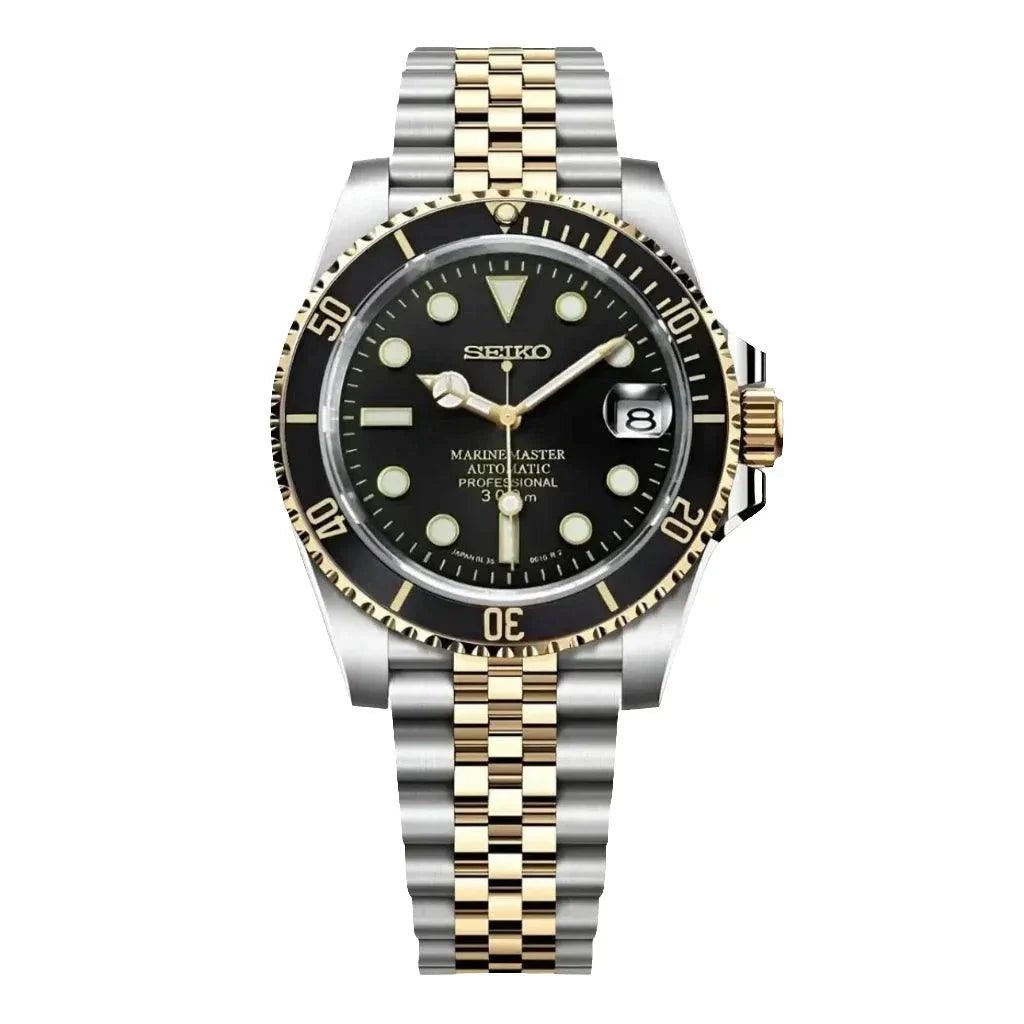 Fiche du modèle ModTime de style Submariner — configuration bicolore, «Root Beer» (NH35) : cadran noir portant l'inscription 8L35, vue de face sur fond blanc