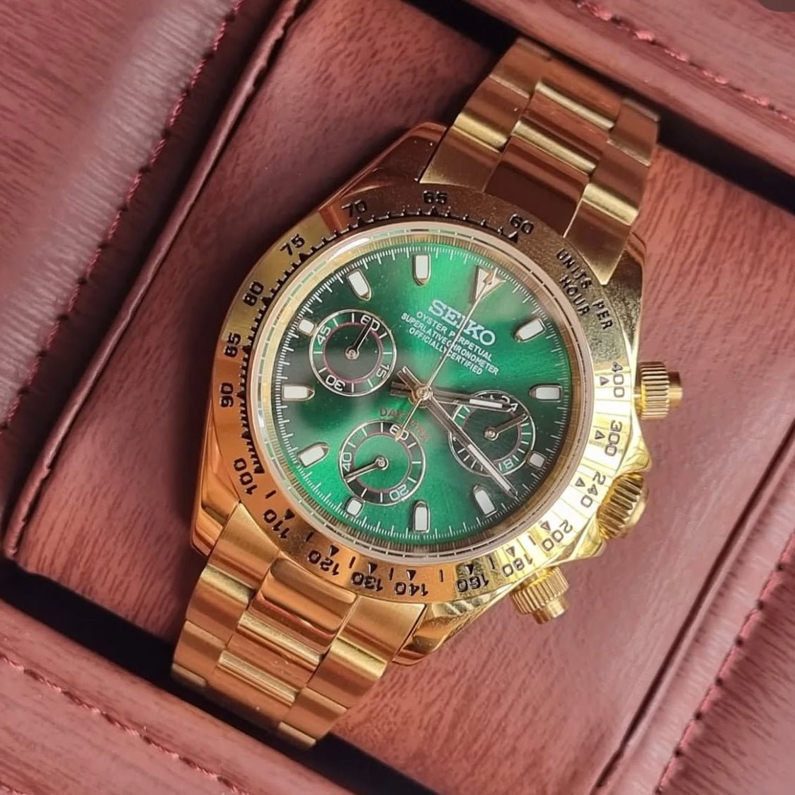 Daytona Mod Gold Green Dial Oyster green and gold chronograph Seiko mod style watch with VK63 movement by ModTime - dial detail
