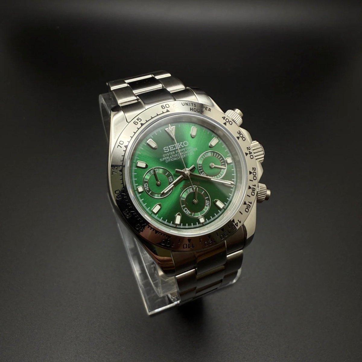Daytona Mod Silver Green Dial Oyster silver and green chronograph Seiko mod style watch with VK63 movement by ModTime - case and bracelet detail