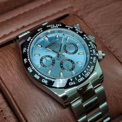 Daytona Mod Silver Sky Blue Dial Oyster silver and blue chronograph Seiko mod style watch with VK63 movement by ModTime - side profile