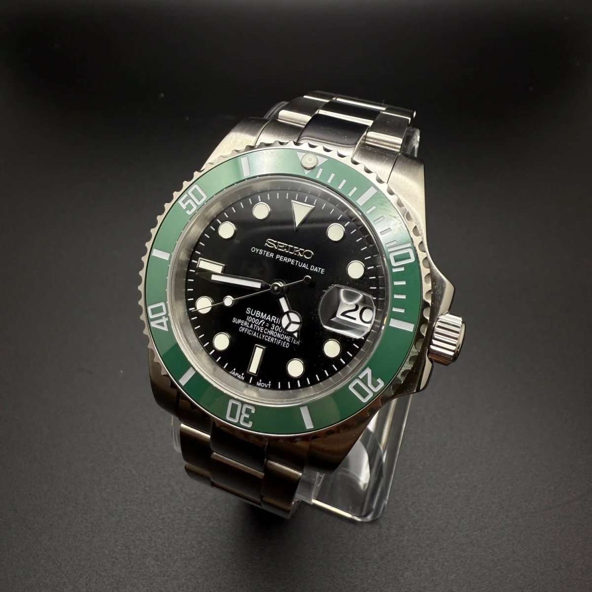 Submariner Mod Silver Kermit Dial Oyster silver dive-style Seiko mod style watch with NH35 automatic movement by ModTime - dial detail